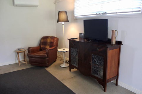 Wormwood Studio - Accommodation Yamba 2