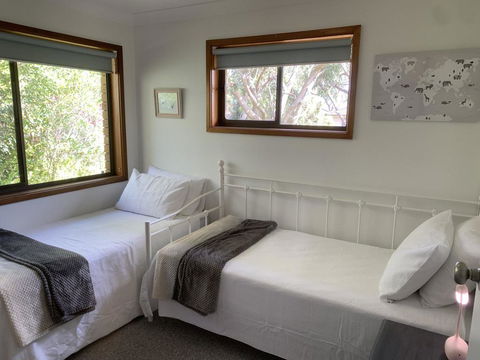 Wreck Beach Cottage @ Shoal Bay - Accommodation Yamba 3