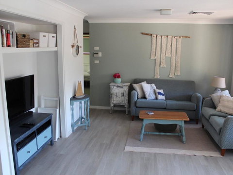 Wreck Beach Cottage @ Shoal Bay - Accommodation Yamba 0