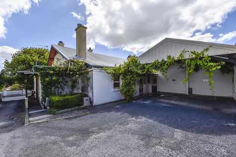 Wyatt Guest House - Accommodation Yamba 1