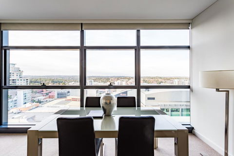 Wyndel Apartments Chatswood - Premium Apartment - Accommodation Yamba 3