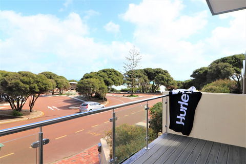Yallingup Beach Resort - Accommodation Yamba 2