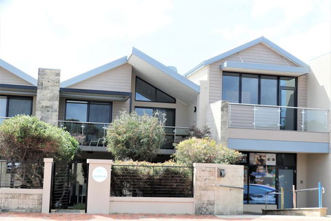 Yallingup Beach Resort - Accommodation Yamba 1