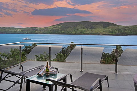 Yacht Club Villa 33 - Serenity - 4 Bedroom 4 Bathroom House Ocean Views 2 Buggies - Accommodation Yamba 3