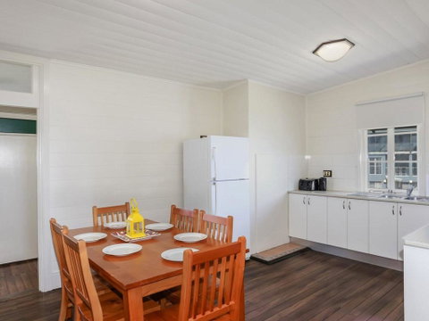 Yamba Pilot Cottage 2 - Pets Welcome - Close To Beach - Accommodation Yamba 2