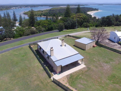 Yamba Pilot Cottage 2 - Pets Welcome - Close To Beach - Accommodation Yamba 0