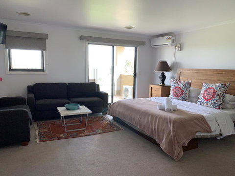 Yes Home - Accommodation Yamba 0