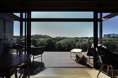 Your Luxury Escape - Carinya Cottages 2 - Accommodation Yamba 0
