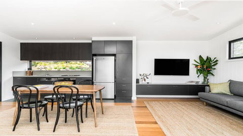 Your Luxury Escape - Carinya Cottages 3 - Accommodation Yamba 3