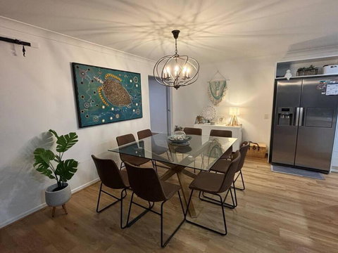 3 Bed Modern Home, Spacious Oasis & Pool - Accommodation Yamba 4