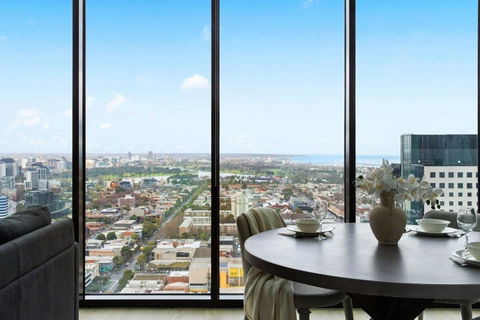 A Cozy 2BR Apt With Panoramic Views FREE Parking - Accommodation Yamba 0