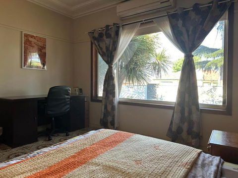A Nice And Spacious Room In Sunshine - Accommodation Yamba 1