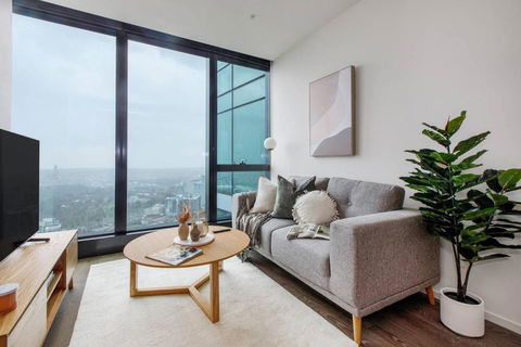 A Sky-high Metropolis Retreat Near The CBD - Accommodation Yamba 0