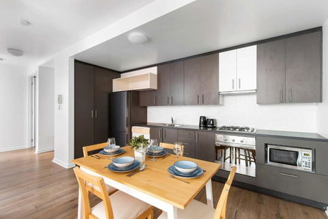 A Spacious 2BR Apt With A Courtyard & FREE Parking - Accommodation Yamba 3