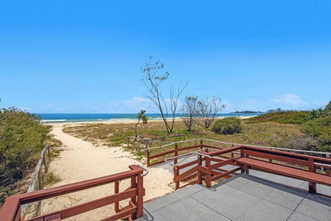 Absolute Beachfront Apartment! - Accommodation Yamba 1