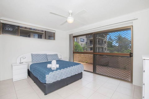 Absolute Beachfront Apartment! - Accommodation Yamba 4