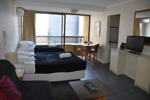 Accommodation Sydney City Centre Hyde Park Plaza Pet Friendly Studio With Balcony Apartment - Accommodation Yamba 4