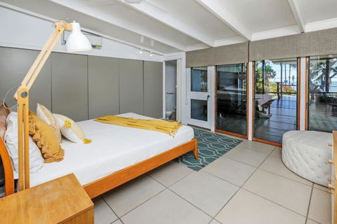 Absolute Beachfront House With Private Pool - Accommodation Yamba 4