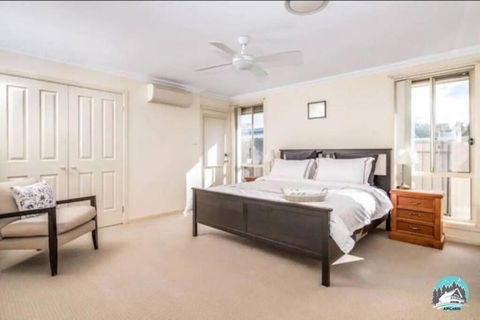 Aircabin - Tuggerawong - Lake Front - 9 Beds House - Accommodation Yamba 2