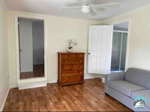 Aircabin - Tuggerawong - Lake Front - 9 Beds House - Accommodation Yamba 4