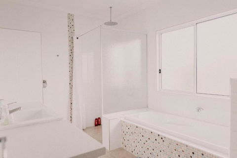 Aldinga Bay Bungalow Ocean View Retreat - Accommodation Yamba 3