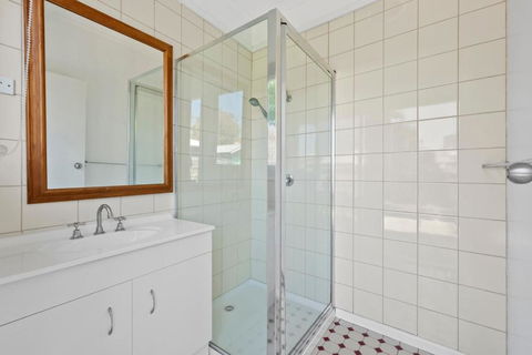 All Beached Out - 8 Guests, Cental, 450m To Beach! - Accommodation Yamba 3