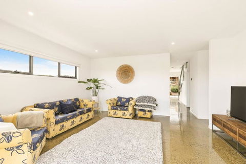 ALMA - Sun Filled Stylish Beach House - Accommodation Yamba 0