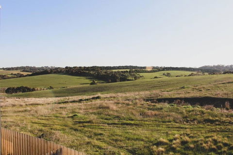 ALMA - Sun Filled Stylish Beach House - Accommodation Yamba 4