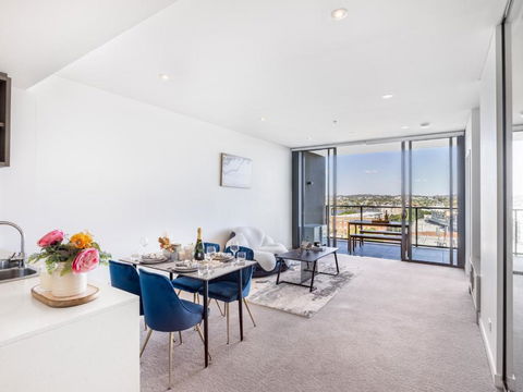 Amazing Cityview Glamourous 2BR Apt W Parkpool - Accommodation Yamba 0