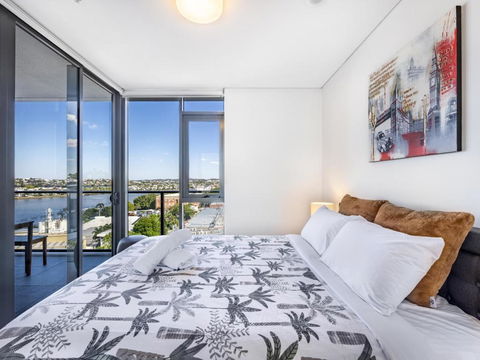 Amazing Cityview Glamourous 2BR Apt W Parkpool - Accommodation Yamba 2