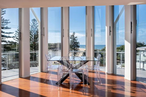 Amazing Currimundi Lakefront Ocean Penthouse - Accommodation Yamba 0