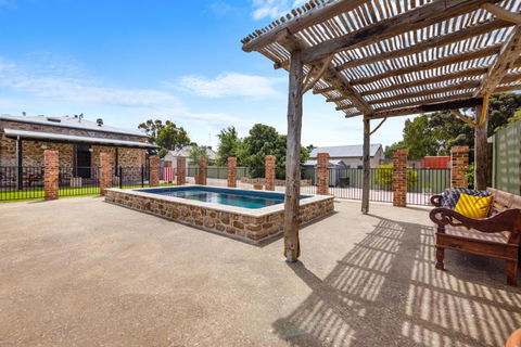 Arapiles Club House - Accommodation Yamba 2