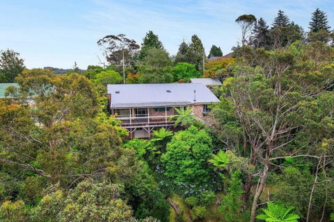Azimuth - Spacious Family Retreat With City Views - Accommodation Yamba 0