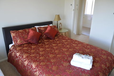 BATHURST GOLDFIELDS RESIDENCE On MOUNT PANORAMA - Accommodation Yamba 2