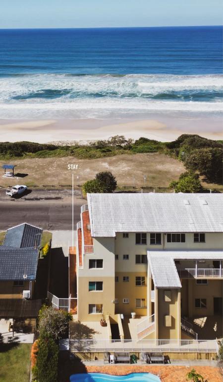 BAY PROPERTIES . Ocean Sounds - Accommodation Yamba 3