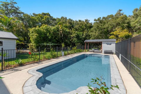 Bayview Beach House- Pet Friendly Home With A Pool - Accommodation Yamba 0