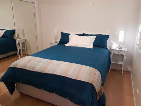 Bee-Haven Cottage - Accommodation Yamba 0