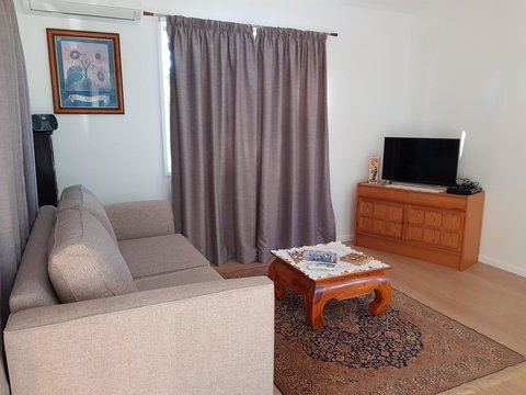 Bee-Haven Cottage - Accommodation Yamba 5