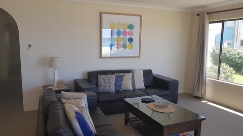 Mykonos Apartments - Accommodation Yamba 8