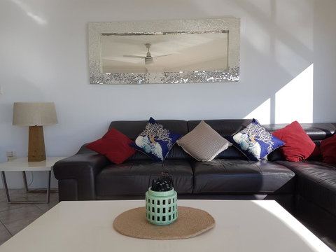 Mykonos Apartments - Accommodation Yamba 28