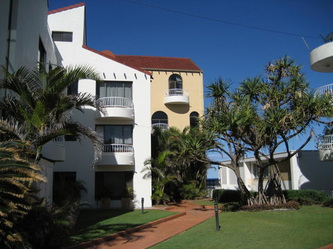 Mykonos Apartments - Accommodation Yamba 0