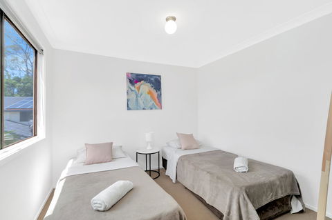 Fountain View Estate - We Accommodate - Accommodation Yamba 3