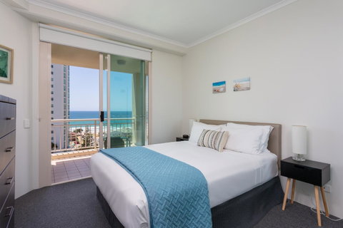 Maldives Resort Main Beach, Gold Coast - Accommodation Yamba 20