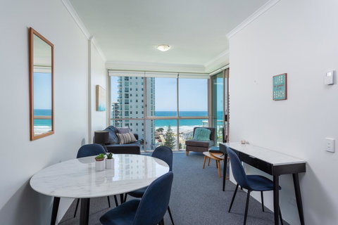 Maldives Resort Main Beach, Gold Coast - Accommodation Yamba 21