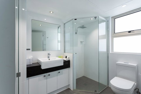Maldives Resort Main Beach, Gold Coast - Accommodation Yamba 13