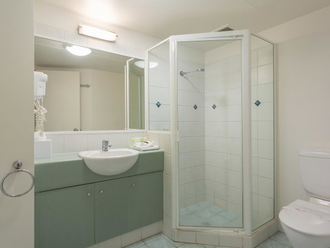 Maldives Resort Main Beach, Gold Coast - Accommodation Yamba 1