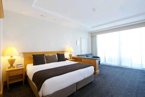 Deluxe King Room In Gold Tower - Accommodation Yamba 3