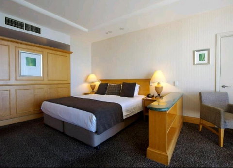 Deluxe King Room In Gold Tower - Accommodation Yamba 2