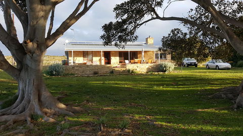 Ratcliff Cottage - Accommodation Yamba 1