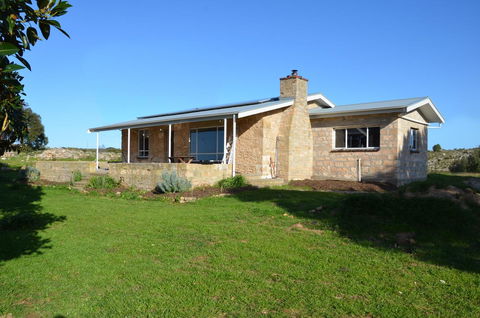 Ratcliff Cottage - Accommodation Yamba 7